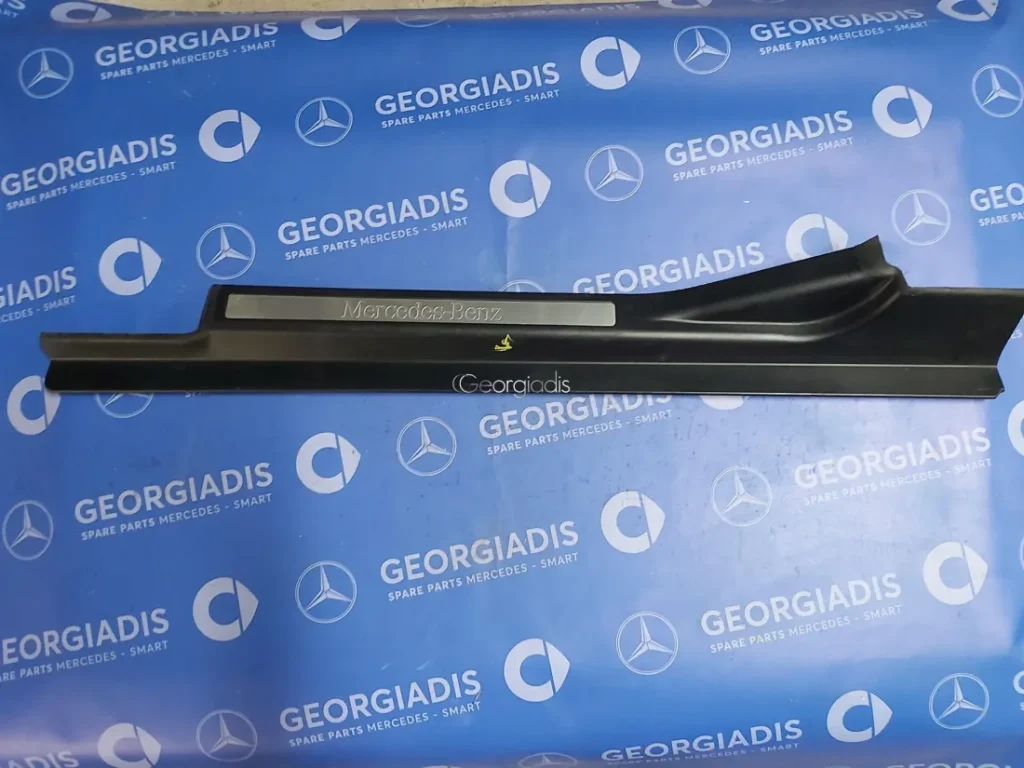 MERCEDES ΠΛΑΣΤΙΚΟ ΚΑΛΥΜΜΑ ΜΑΡΣΠΙΕ ΑΡΙΣΤΕΡΟ ΕΜΠΡΟΣ (DOOR SILL TRIM-RAIL) C-CLASS (W203)