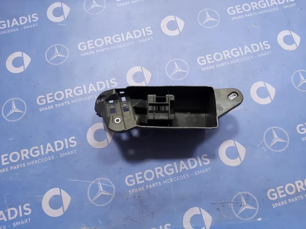 MERCEDES ΠΛΑΣΤΙΚΗ ΒΑΣΗ ΕΦΕΔΡΙΚΗΣ ΜΠΑΤΑΡΙΑΣ (BRACKET BACKUP BATTERY) A-B-CLA-GLA CLASS (W176,W246,C117,X156)